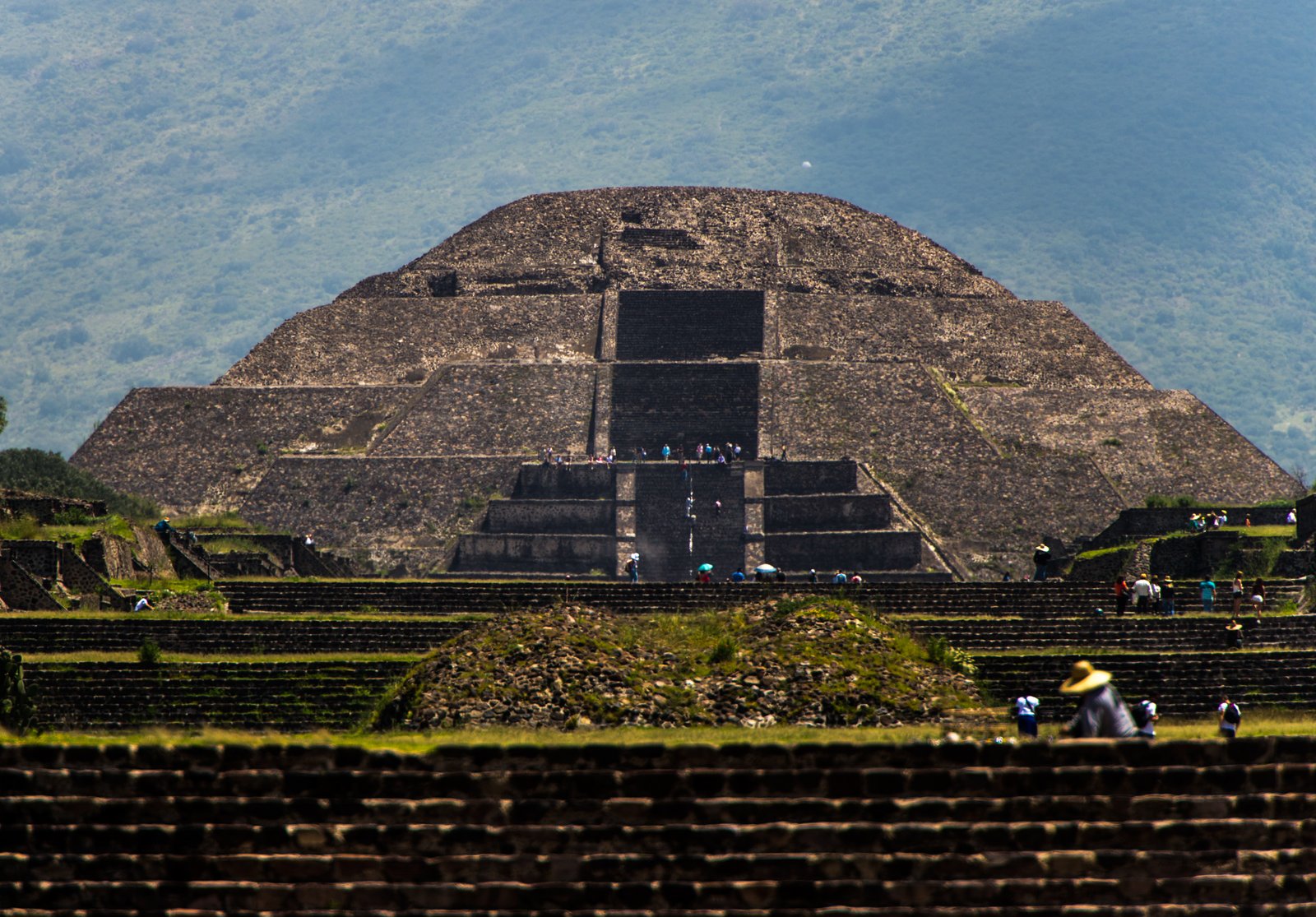 Ataque armado en Teotihuacán deja dos muertos y seis personas heridas
